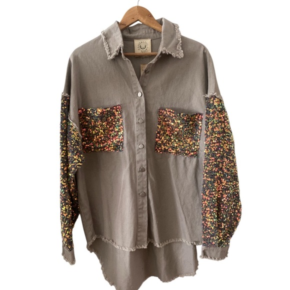 Fantastic Fawn Tops - NWT Fantastic Fawn Light Grey Sequin Sleeve Shacket Oversized Jacket size S